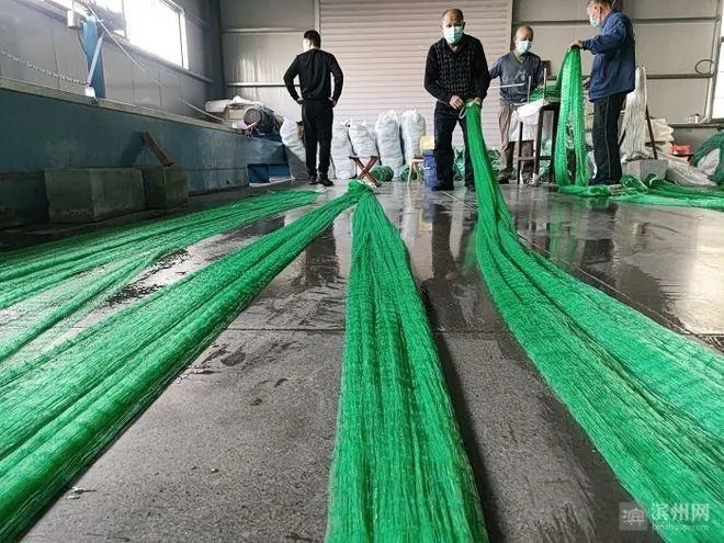 小泊头镇年织各类渔网具产品36万吨，网上卖渔网具的电商超过100家